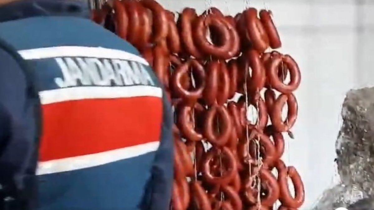 Gıda sahtekarları sınır tanımıyor: 75 TL'ye sucuk yapıp 250 TL'ye sattılar