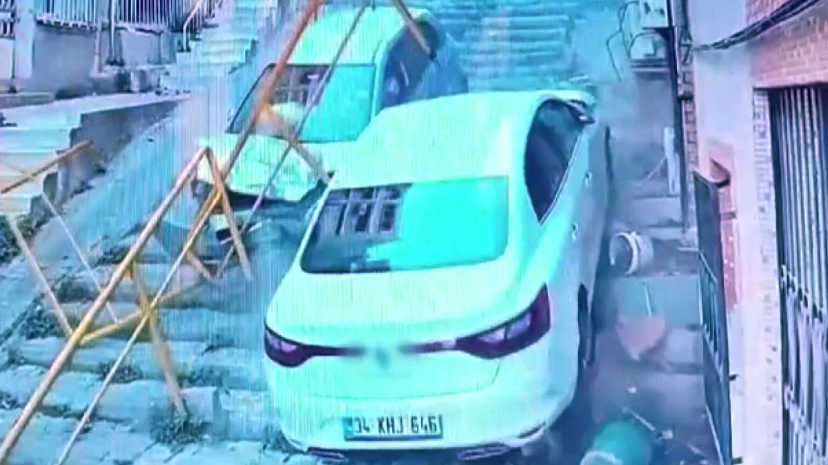 Derdin neydi de bu kadar hız yaptın: Korkunç kaza kamerada! Bakın kaç promil alkollü çıktı...