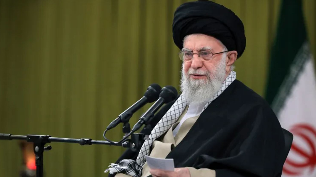 X, Hamaney'in İbranice hesabını askıya aldı