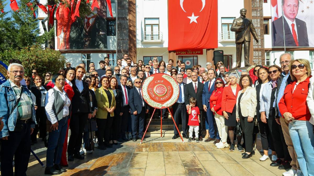 Başkan Yetişkin Cumhuriyet Bayramı törenine katıldı