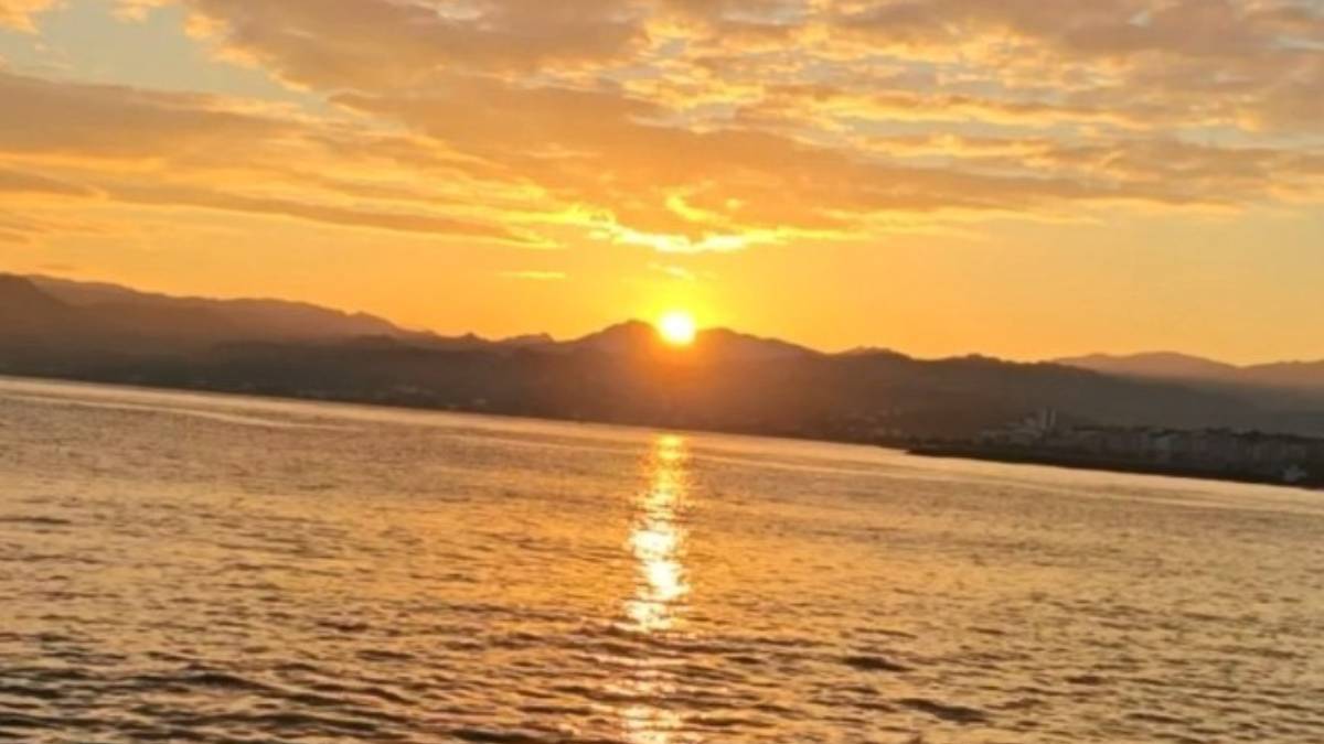 Gün doğumunda nefes kesen manzara! ‘Ay-yıldız’ silueti böyle görüntülendi