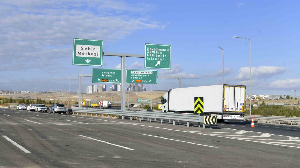 Başkentin ulaşımına yeni soluk: Ankara Büyükşehir Belediyesinden Gölbaşı’ndan İncek’e uzanan 5,5 kilometrelik yeni bulvar