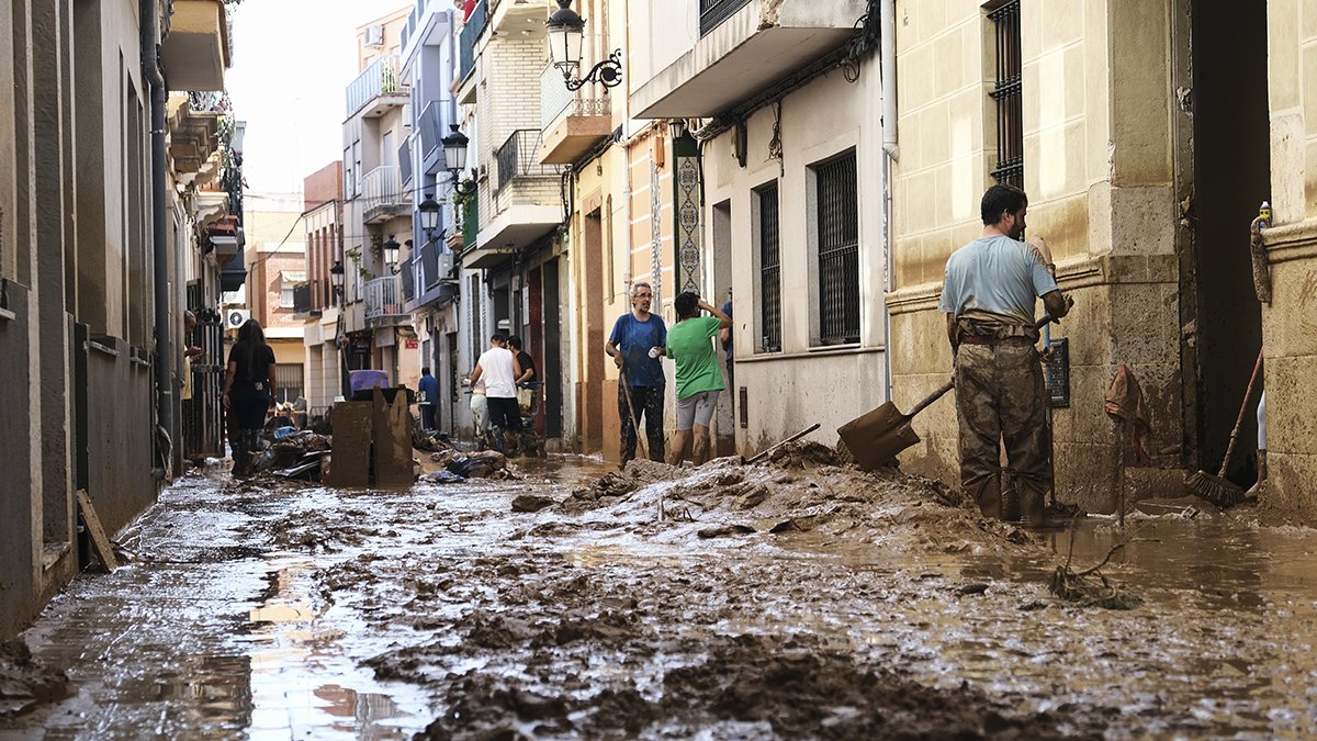 İspanya'da sel felaketinin boyutu uydu görüntülerinde: Can kaybı 158'e çıktı