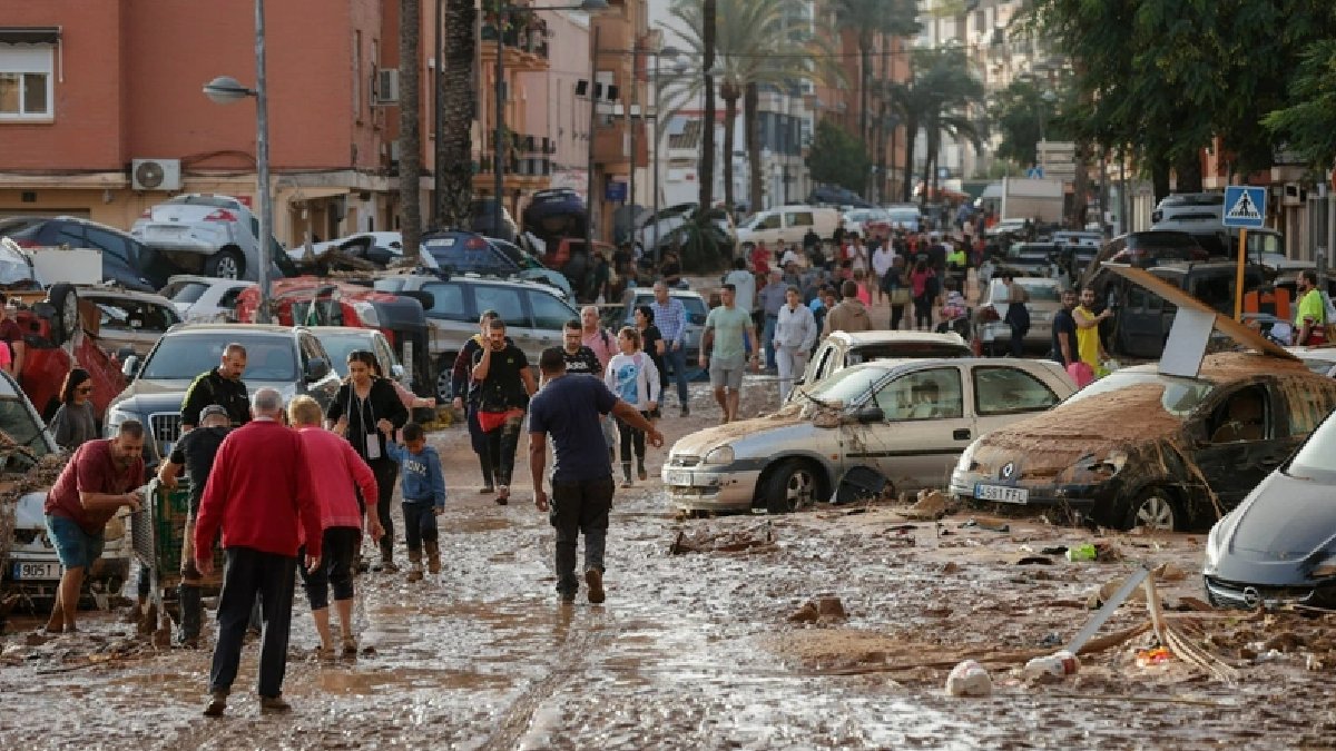 İspanya tarihinin en büyük sel felaketi: Ölü sayısı 205'e yükseldi