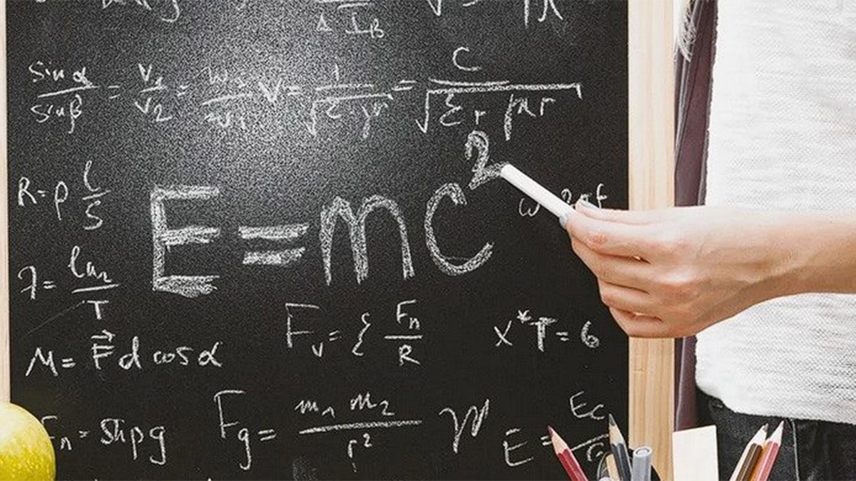 Kabare tiyatrosu, bağnaz ısrar veya Öğretmenlik Mesleği Kanunu