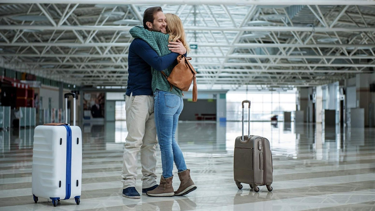 O havalimanında vedalaşma yasaklandı! Uymayanlara 'park cezası' kesilecek