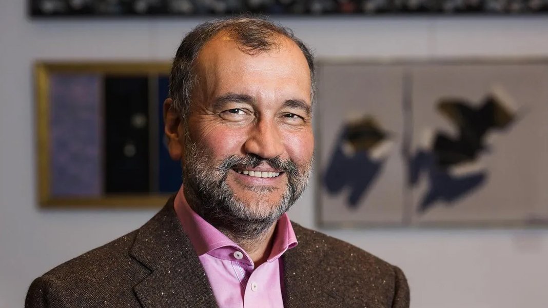 Murat Ülker inanç, fikir ve ideolojinin sınırlarını yazdı: İdeolojik fanatizm akıllı insanı aptallaştırır