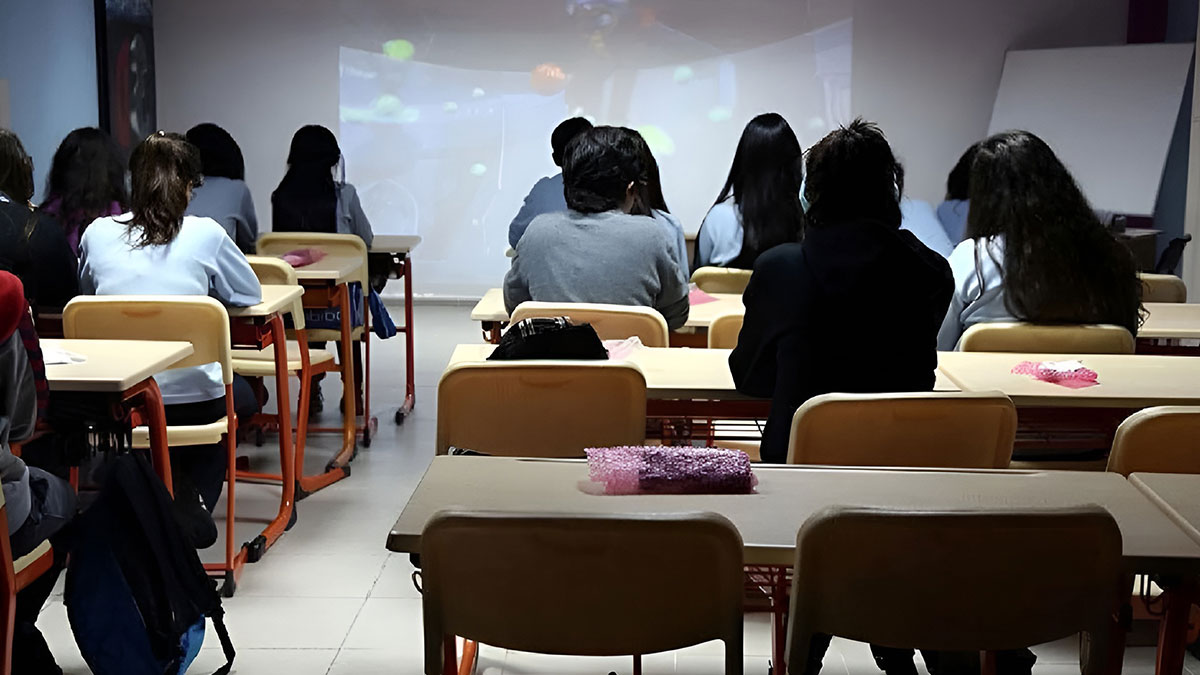 Bu hastalık okullarda çocukların arasında hızla yayılıyor! Kontrol edilmezse vahim hale gelebilir