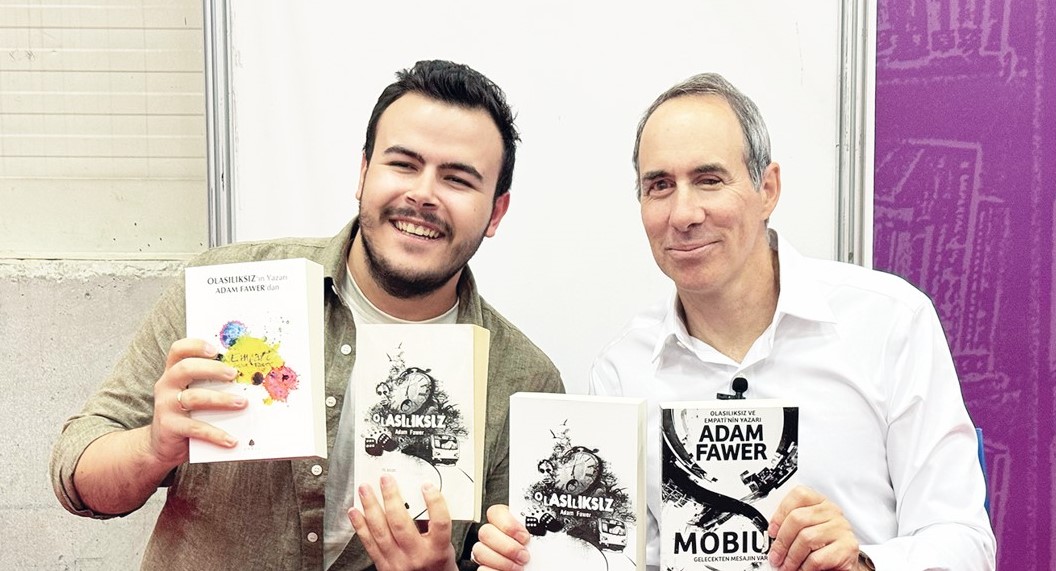 'Olasılıksız', 'Empati' ve 'Oz' Fawer'dan İstanbul Kitap Fuarı'nda müjde: Yeni kitabımda Türk karakter de olacak