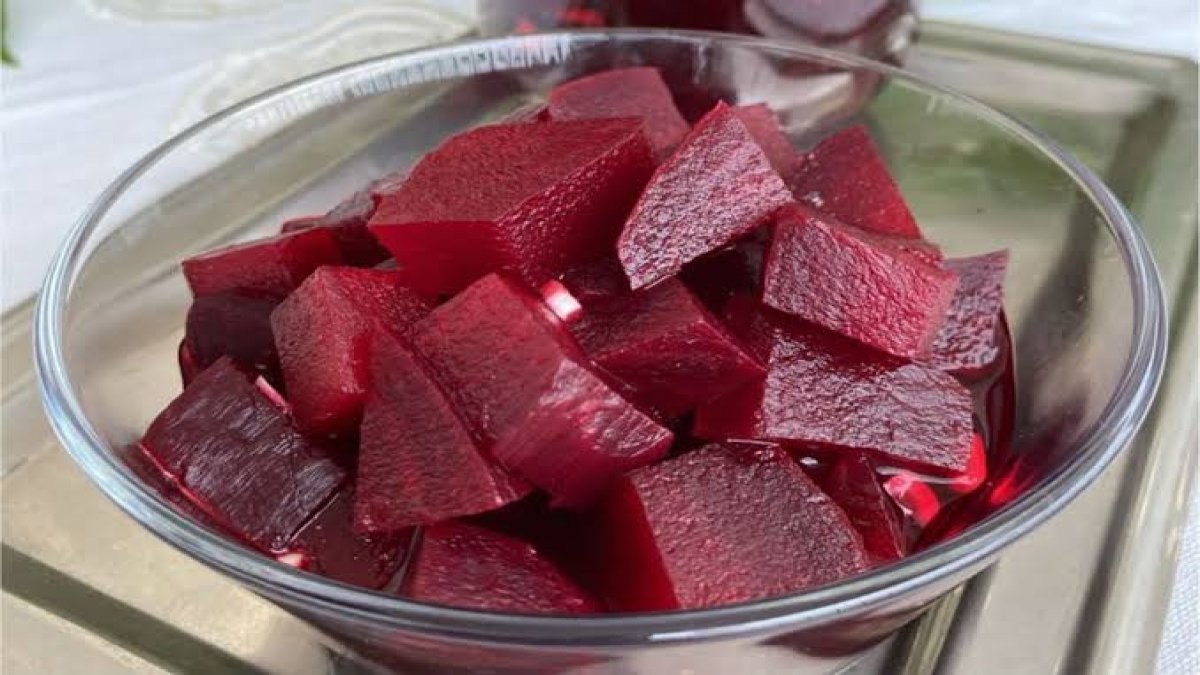Kütür kütür şeker pancarı turşusu tarifi: Tadını alan her yıl yapıyor