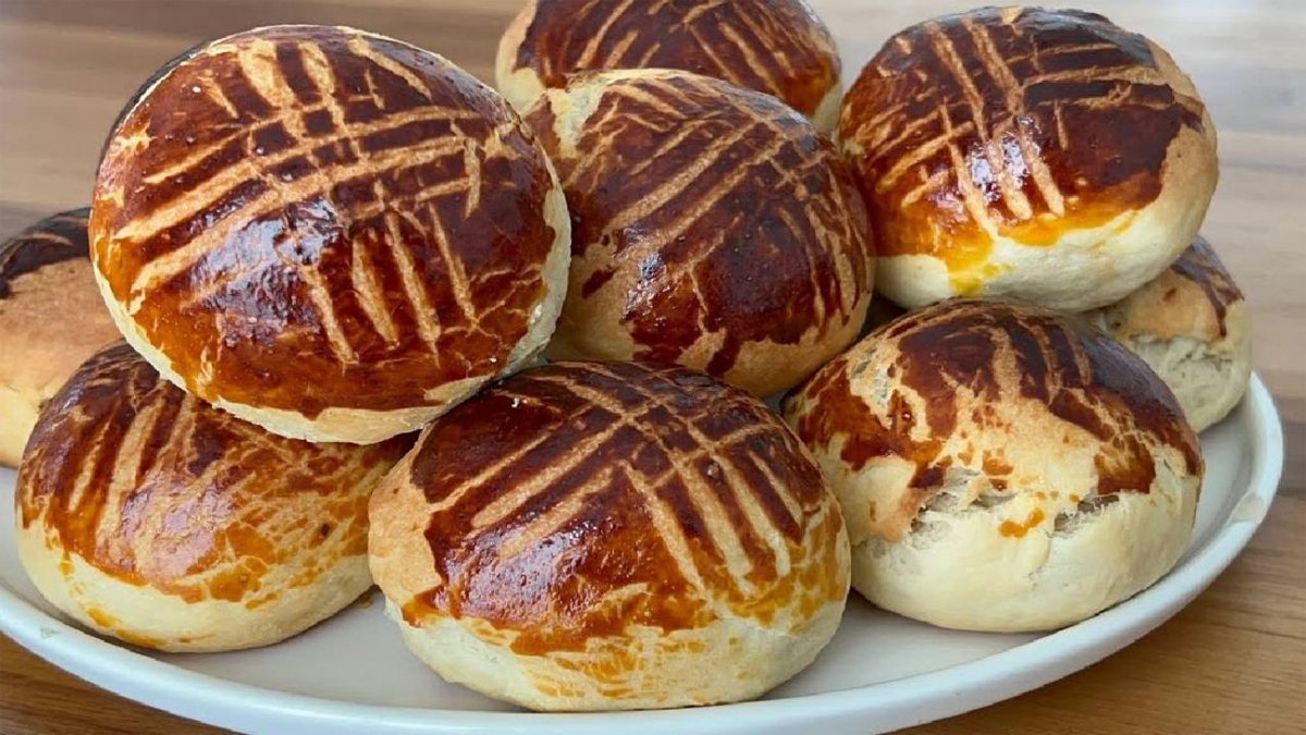 Mis kokulu sabahların vazgeçilmezi... Puf puf pastane poğaçası! Bu tariften sonra dışarıdan hazır almaya son...