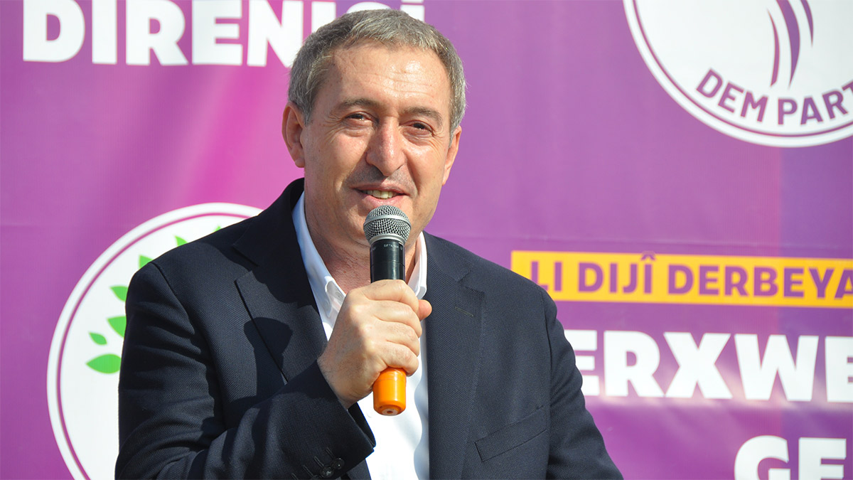 DEM Parti'den Bahçeli'nin ‘Öcalan’ çağrısına yanıt: Uzattığın eli tuttuk diğer eli ortağın parçaladı