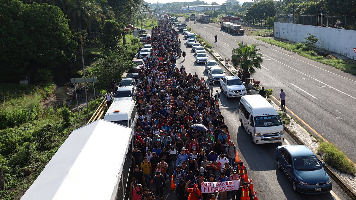 Trump büyük göç dalgasına neden oldu: Meksika'dan 2 bin 500 kişilik göçmen yollarda