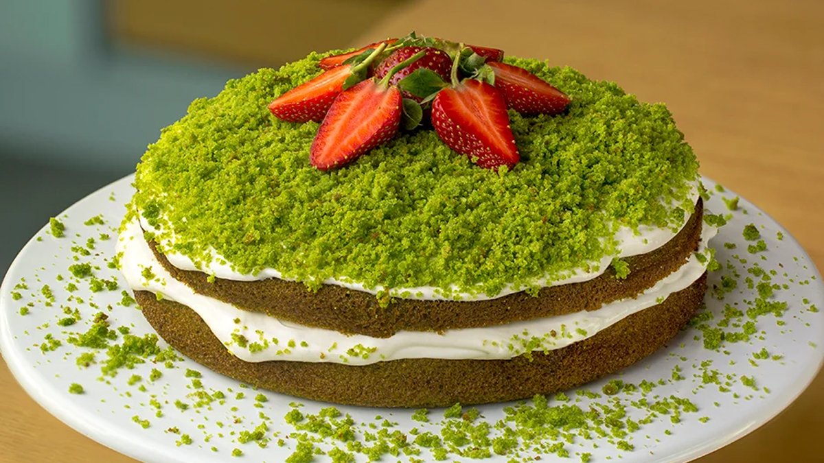 Fıstıklı değil daha ekonomik! Neyden yapıldığına inanmayacaksınız, bu pastayı yiyen hayran kalıyor