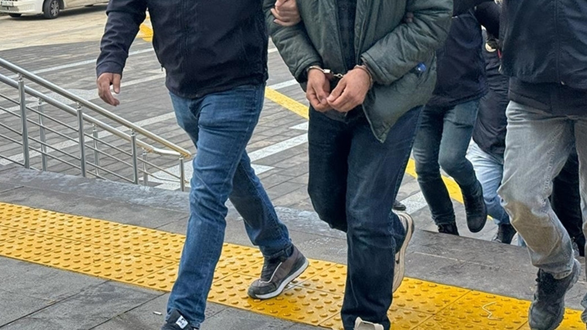 Sahte tapu belgesiyle dolandırıcılık yapan 9 şüpheli tutuklandı