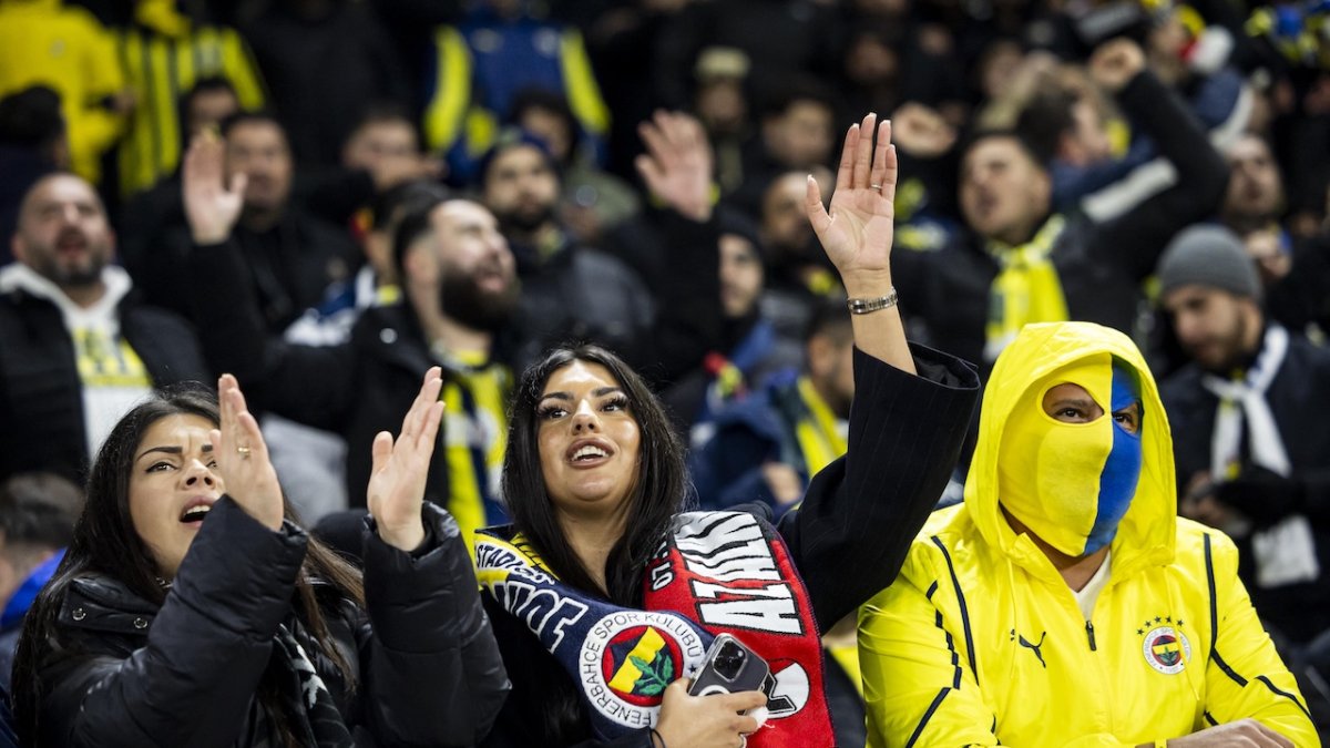 Fenerbahçe taraftarından Hollanda'da Filistin'e destek! 'Özgür Filistin'