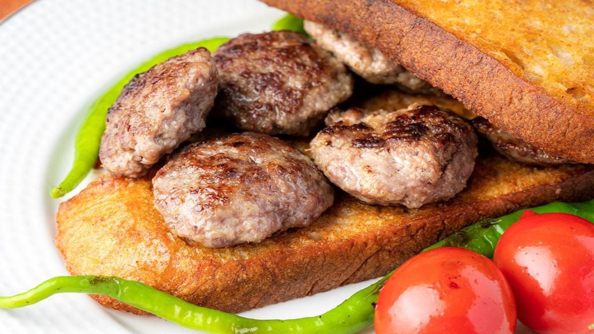 Sakarya’nın efsane lezzeti: Evde ıslama köfte tarifiyle Anadolu tadını keşfedin! Deneyenler parmaklarını yiyor