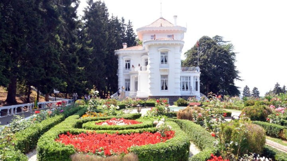 Atatürk Köşkü'ne ziyaretçi akını