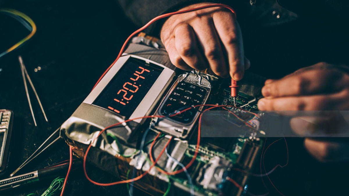 Ev sahibi-kiracı anlaşmazlığında bu da yaşandı: Evden ayrılırken bomba bıraktı! Tadilat için gelen usta fark etti