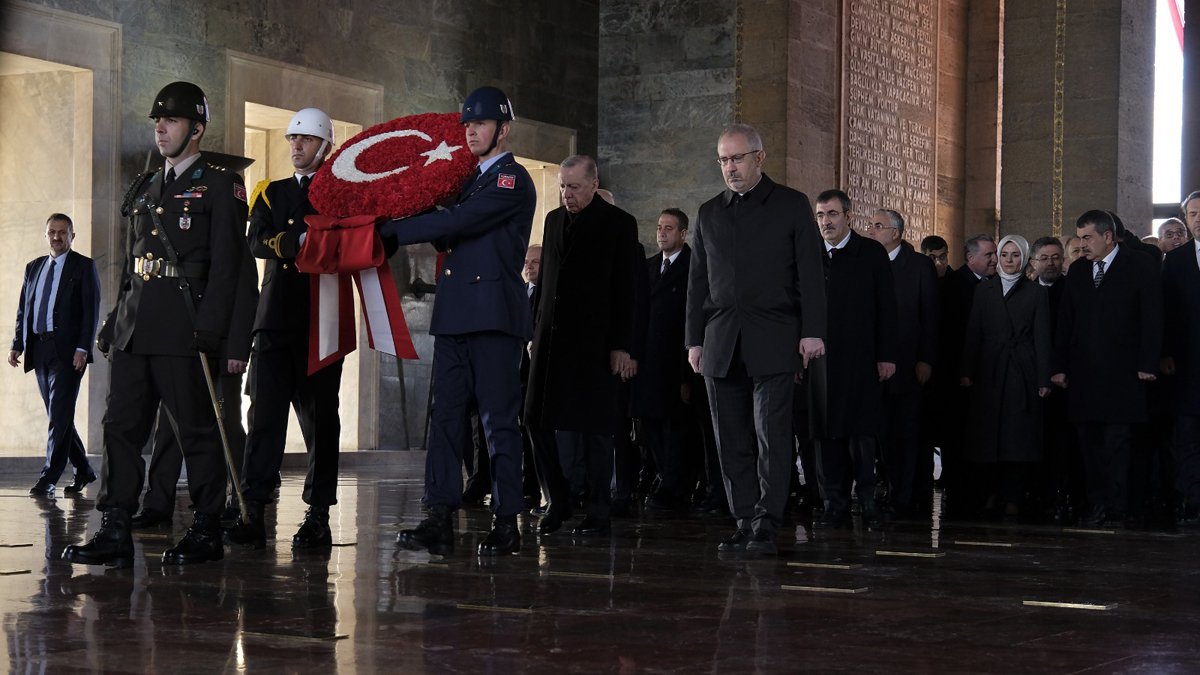 Devlet erkanı Anıtkabir'de