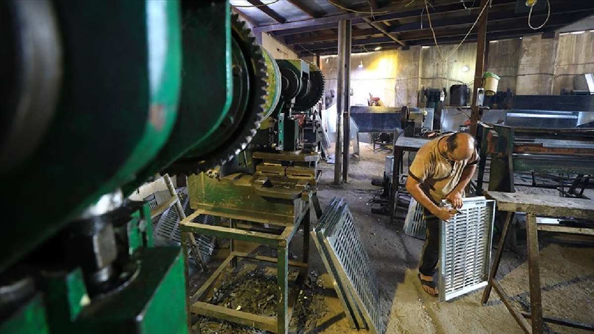 Maaşları 300 Bin TL'ye kadar yükseldi! Meslek bilmek altın bilezik oluyor, bu işleri yapanın sırtı yere gelmiyor