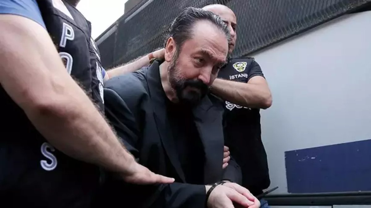 Adnan Oktar örgütüyle irtibatlı 4 hakim ve savcı yargılandı: Dini telkinlerle beynimizi yıkadılar