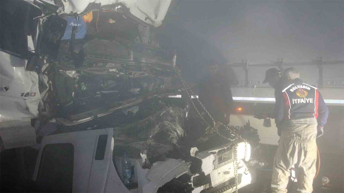 Afyonkarahisar’da acı ölüm! Babasının kullandığı tıra çarparak hayatını kaybetti