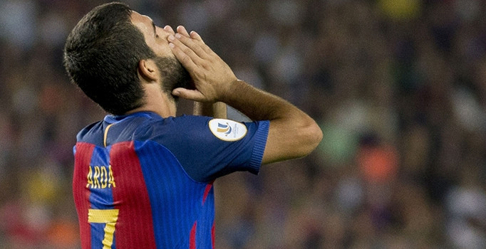 Attığı 2 golle Arda Turan Sevilla'nın kabusu oldu