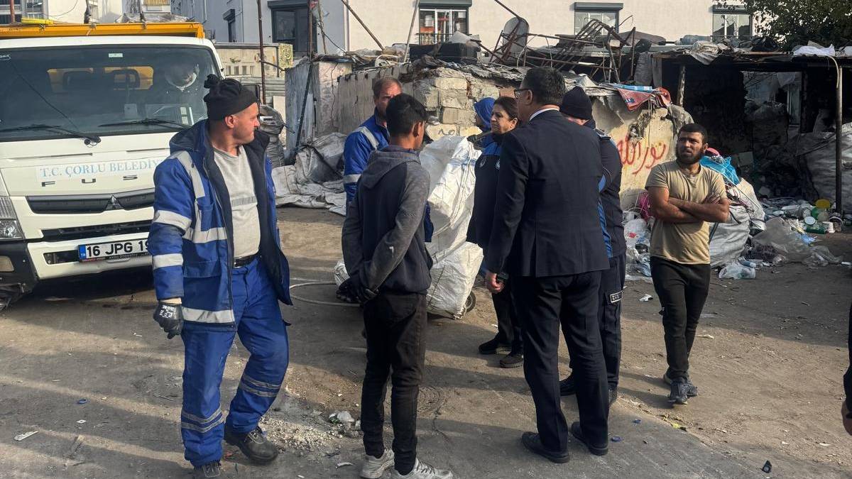 Zabıtadan hurda toplayıcıları ile hurda depolarına denetim
