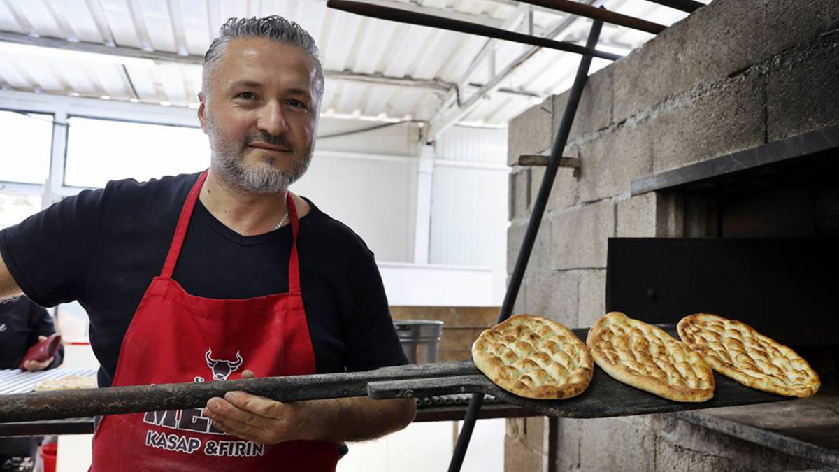 Günlük 2 bin TL'ye çalışacak personel bulamadı: Tezgahın başına geçti! 25 yıllık işletme sahibi isyan etti