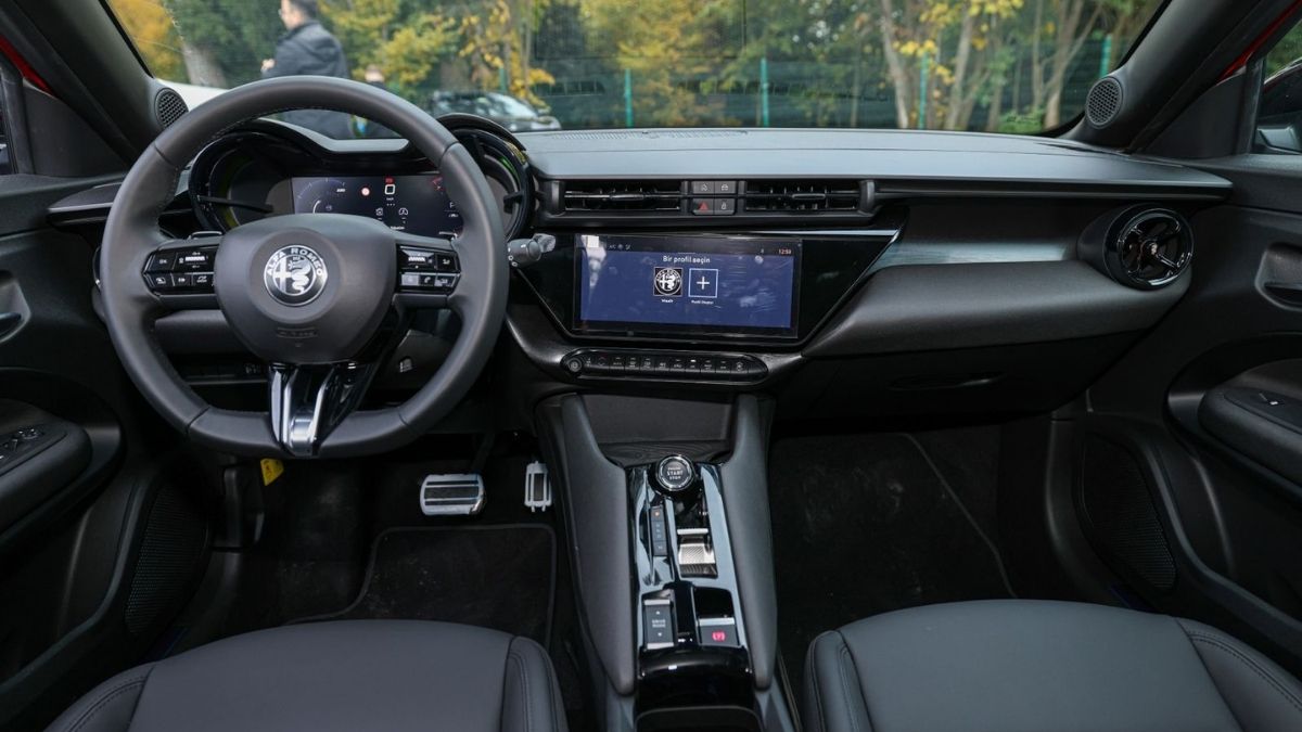 1,5 milyona Alfa Romeo! Süper lüks markanın satış rekorları kıracak modeli Türkiye'de