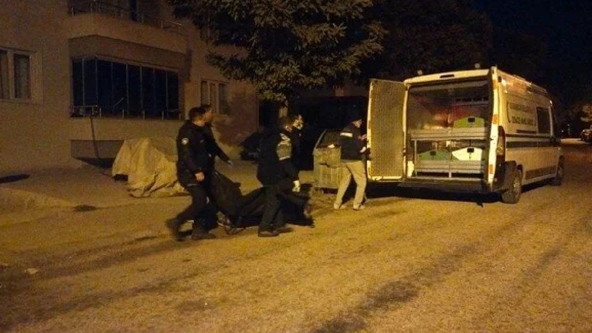 Not bırakıp evi ateşe verdi: Biri çocuk iki kişi hayatını kaybetti