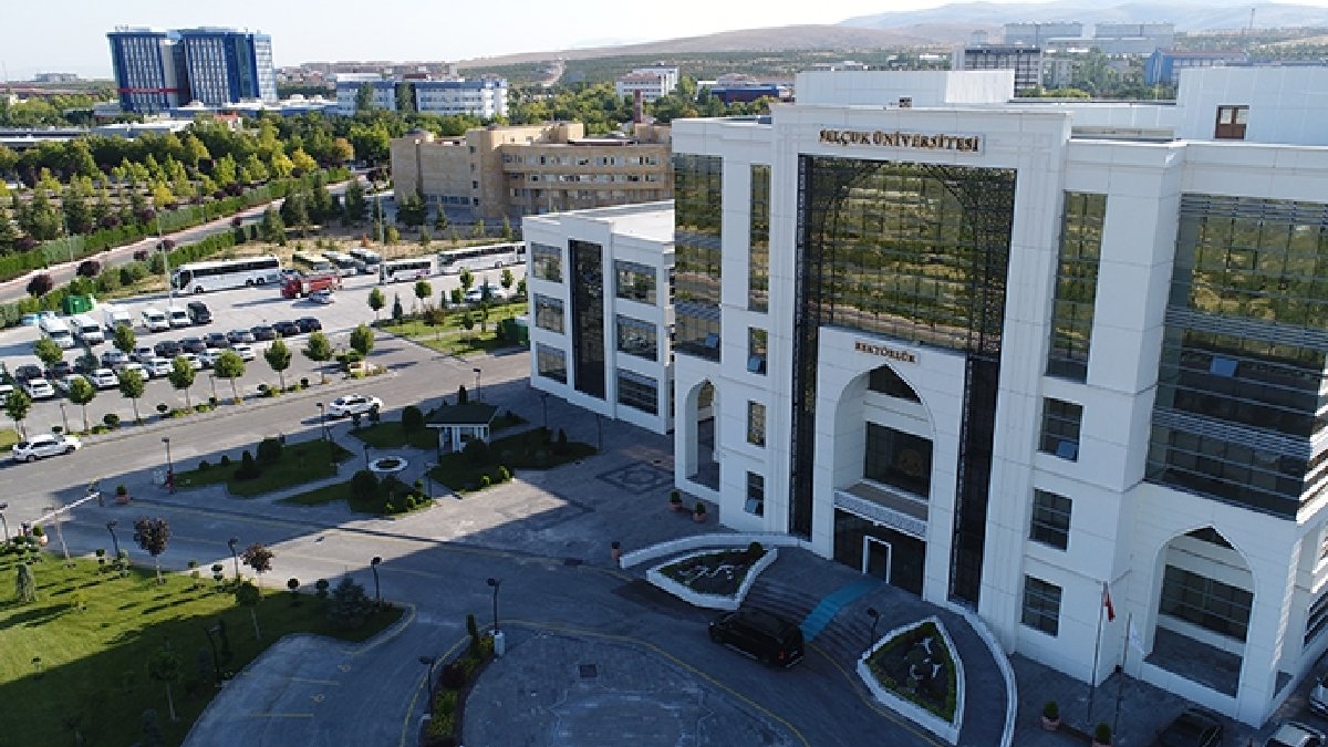 Selçuk Üniversitesi'nden kadro şartı: Mutluluğun formülünü bulmuş olmak