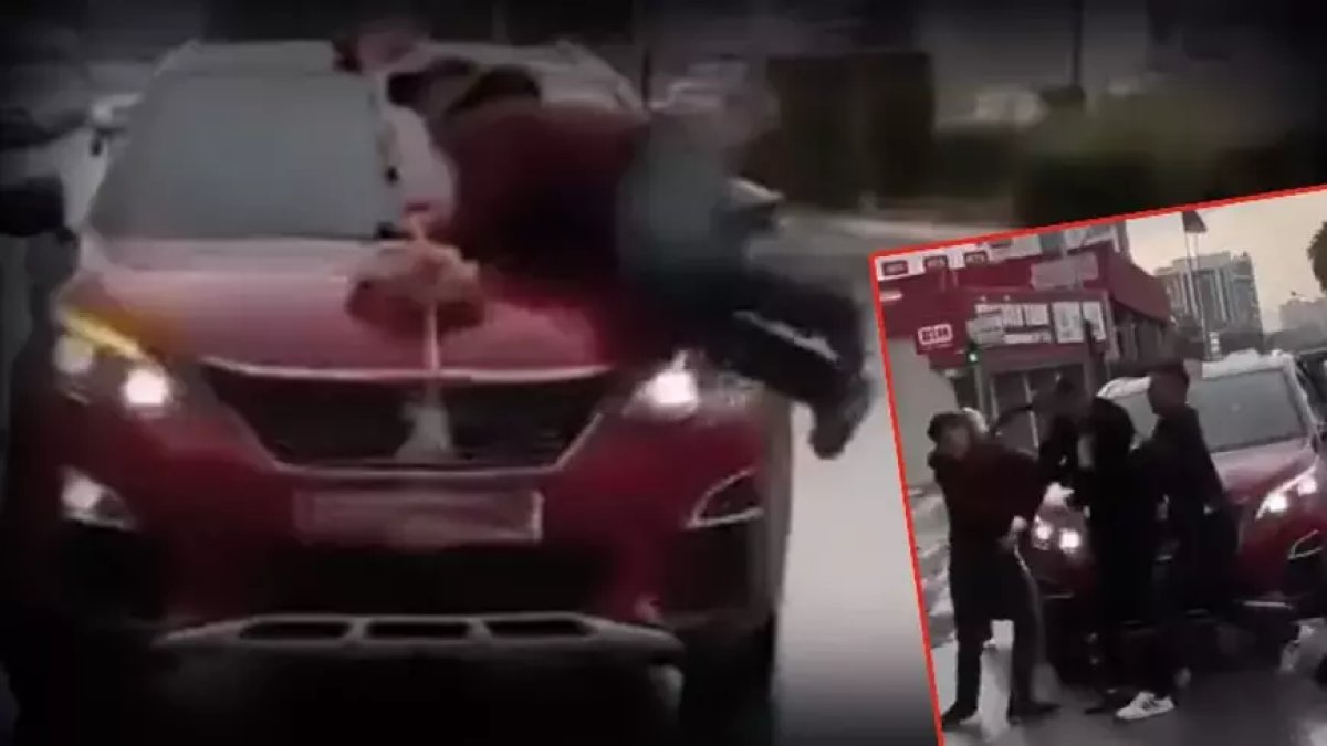 Adana'da düğün konvoyunda şoke den olay: Para için düğün arabasına atlayan dilenci, damat ve yakınları tarafından darp edildi