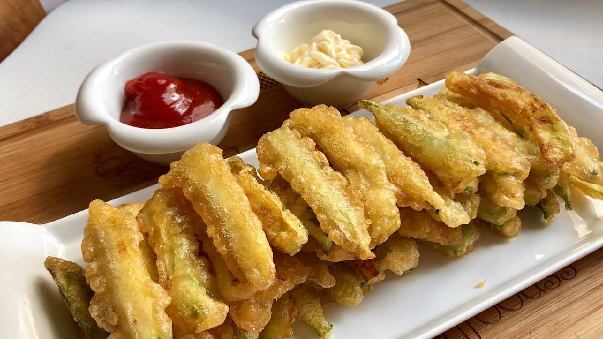 Çıtırtısı sokaktan duyuluyor, misafirler kapıda bitiyor! Dışı çıtır çıtır içi sulu sulu! İşte Akdeniz usulü çıtır kabak tarifi…