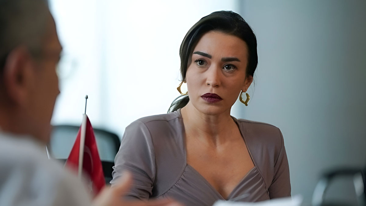 Evli hayranından şoke eden mesaj! Bahar'ın Rengin'i Ecem Özkaya, o mesajı ifşa etti