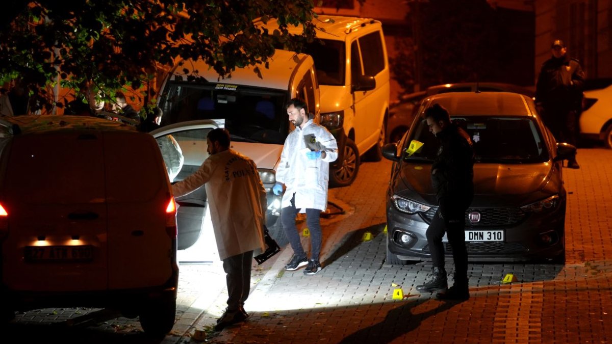 Esenyurt'ta kan donduran olay: Kardeşine çekiçle saldırıp silahla katletti