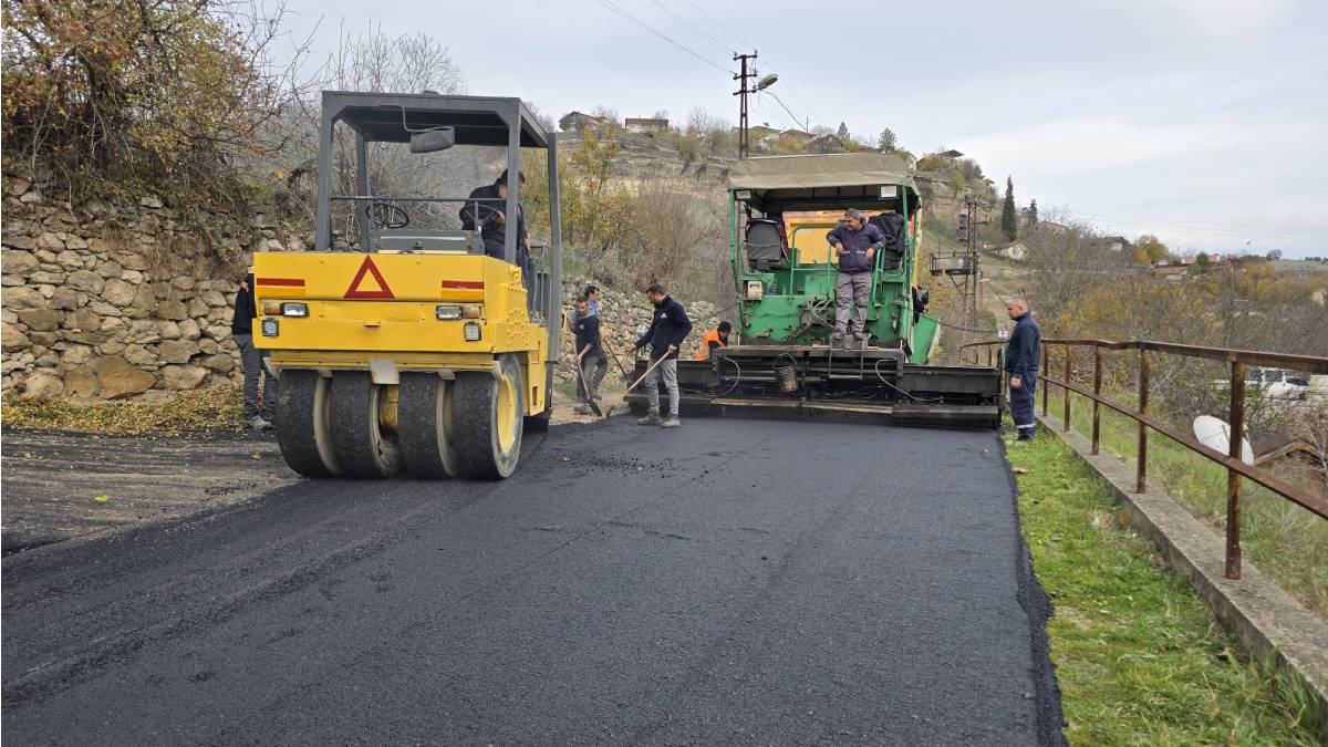 Dereköy ve Kadıderesi sokaklarında asfalt çalışmalarını tamamlandı