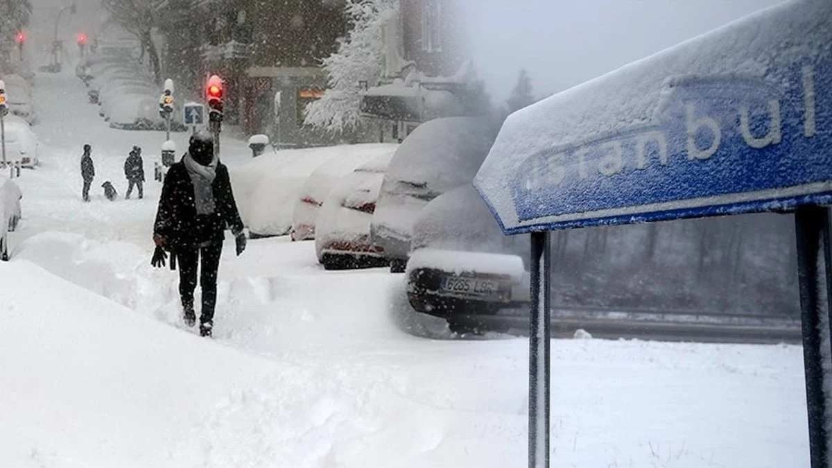 İstanbul'a kar yağıyor! Geri sayım başladı: Bu kez de İstanbul Valiliği uyardı