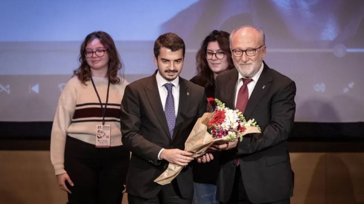 27. Ankara Tiyatro Festivali'nde Onur ödülü Altan Erkekli'ye verildi