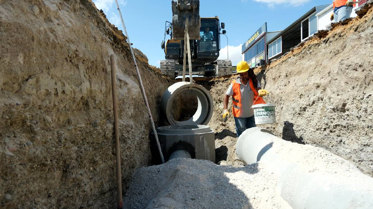 Başkan Ünlüce sosyal medyadan duyurdu: “Altyapı yatırımlarımıza ara vermeden devam ediyoruz”