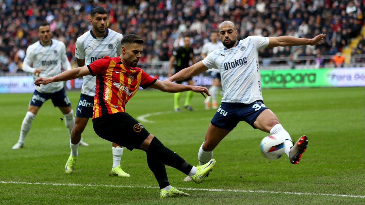 Fenerbahçe, Kayseri'de farka koştu: 6-2