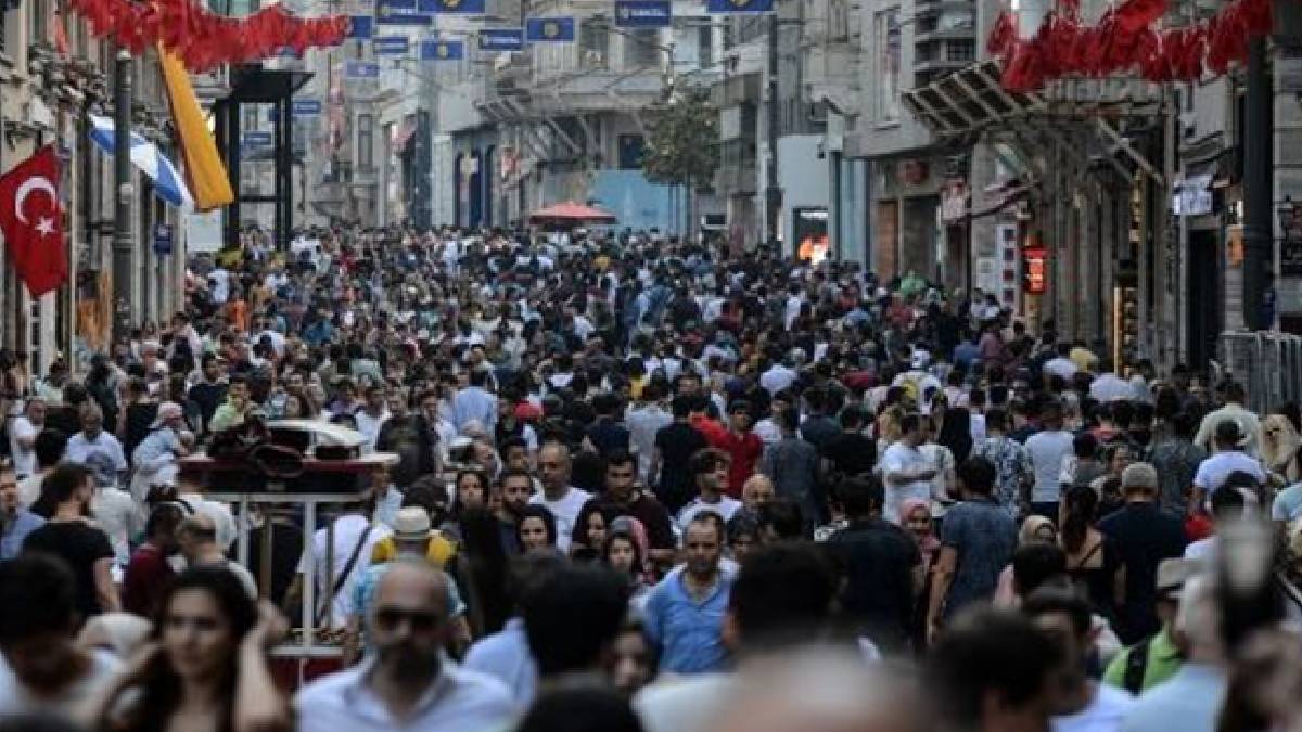 Bilim dışı düşünce Türkiye'de yükseliyor: Her iki kişiden biri komplo teorilerine yatkın