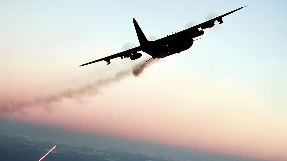 İnişe geçen uçağa tabancayla ateş edildi! Uçak delik deşik oldu, seferler durduruldu