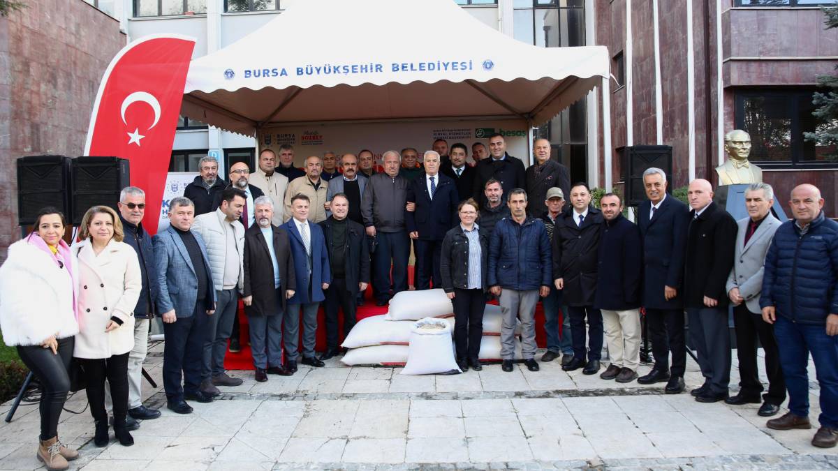 Büyükşehir’den çiftçilere destek