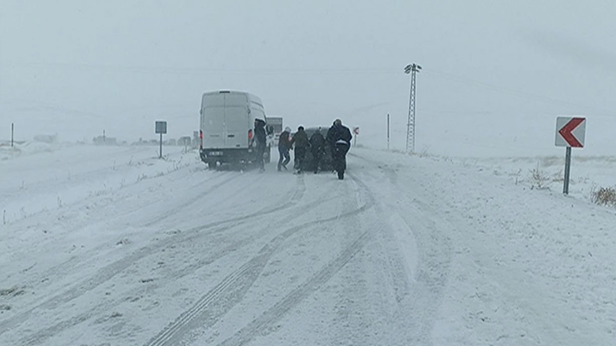 Sivas'ta 829 köye ulaşılamıyor