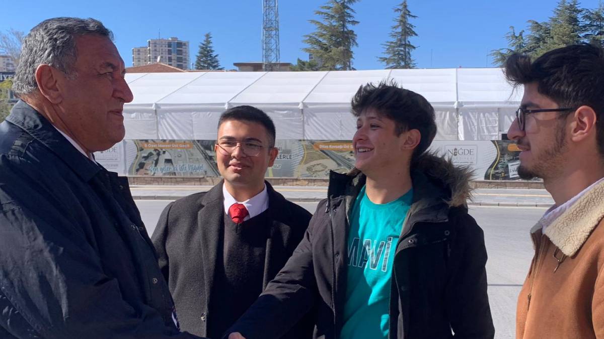 CHP'li Gürer: Öğrenci bursundan 59 tavuk döner eksildi