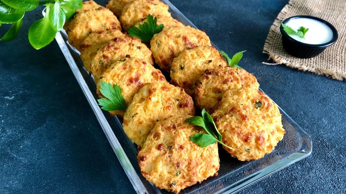 Demeseniz kimse karnabahar olduğunu anlamaz! Yiyen parmaklarını yutuyor, bu köfte eltiye bile şapka çıkartıracak