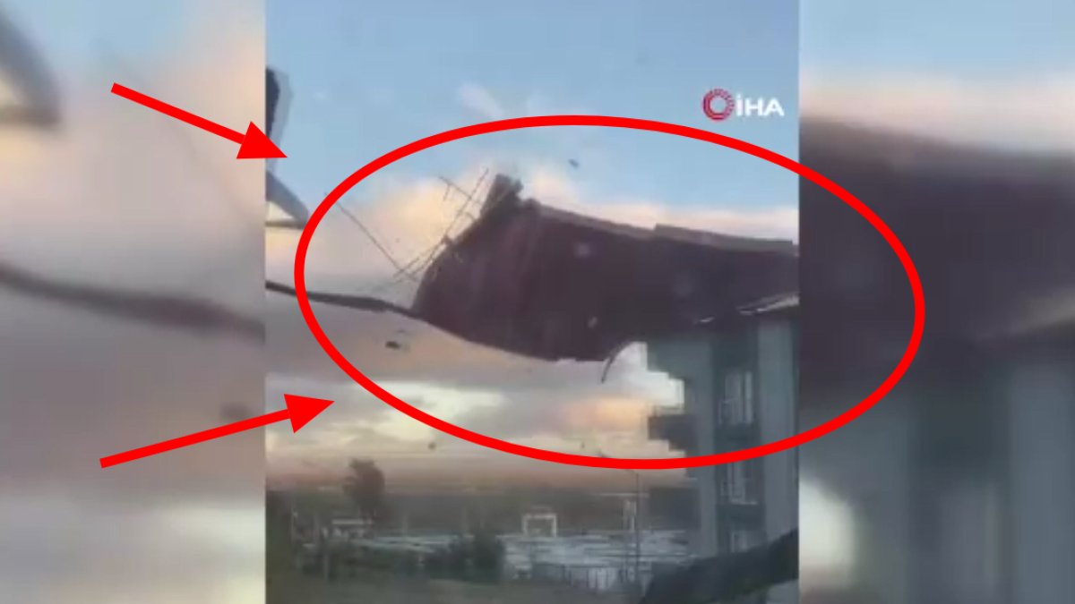 Kuvvetli fırtına çatıyı böyle uçurdu! O anlar kameraya yansıdı
