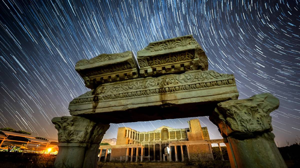 O şehirde yer alıyor, tarihi ve güzelliği hayran bırakıyor! İlk paranın basıldığı topraklar!Türkiye’de olduğuna herkes şaşırıyor